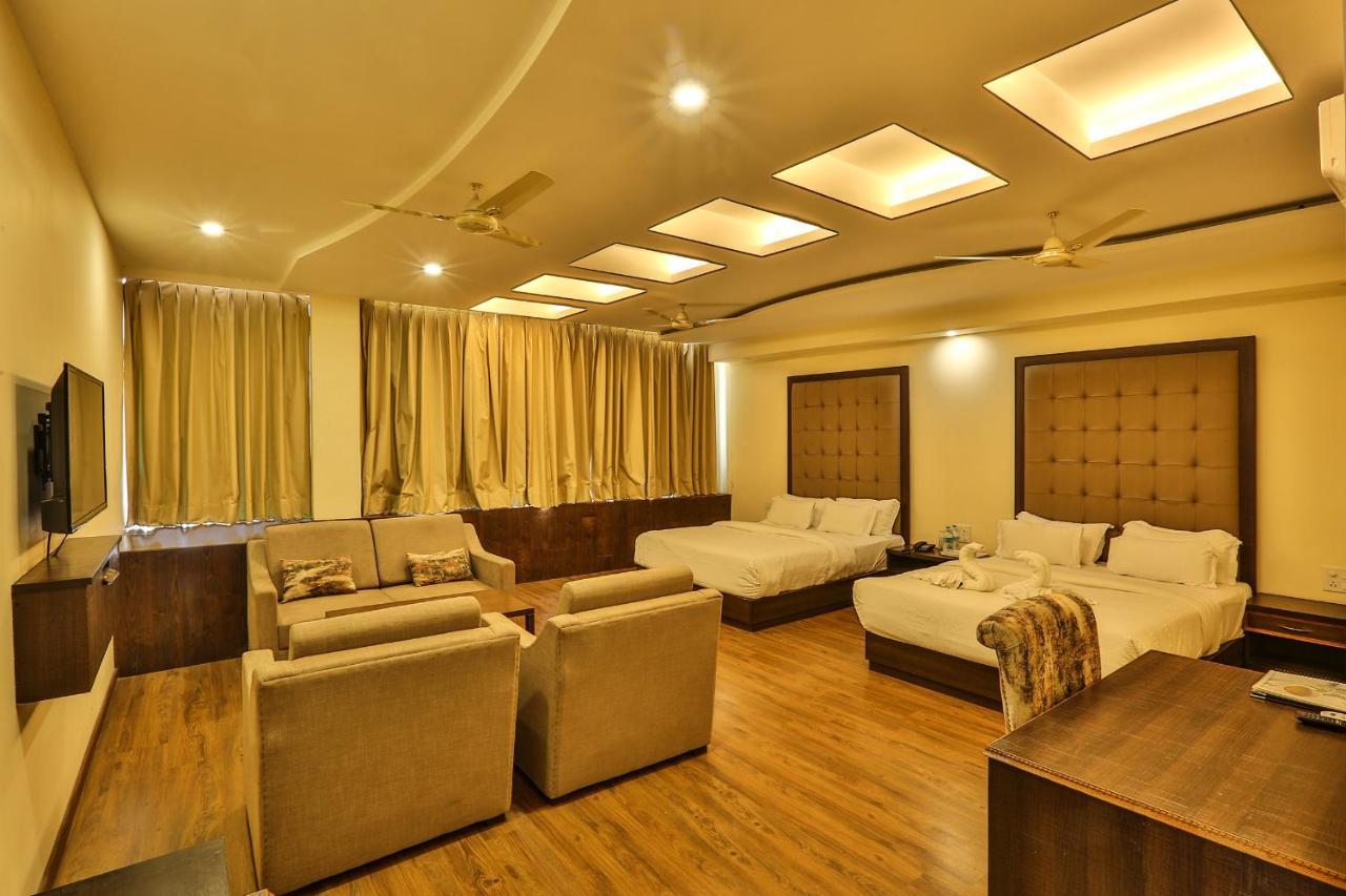 Hotel Vasundhara Palace Rishīkesh Екстериор снимка
